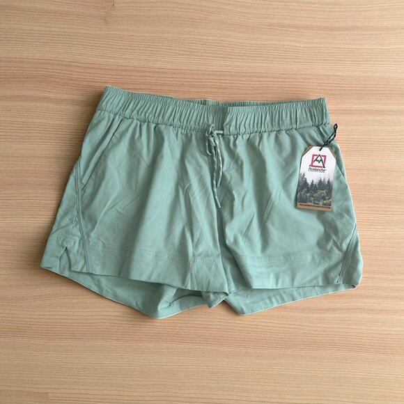 AVALANCHE Women's Sage Green Workout Shorts Size XL NEW NWT - Picture 1 of 8